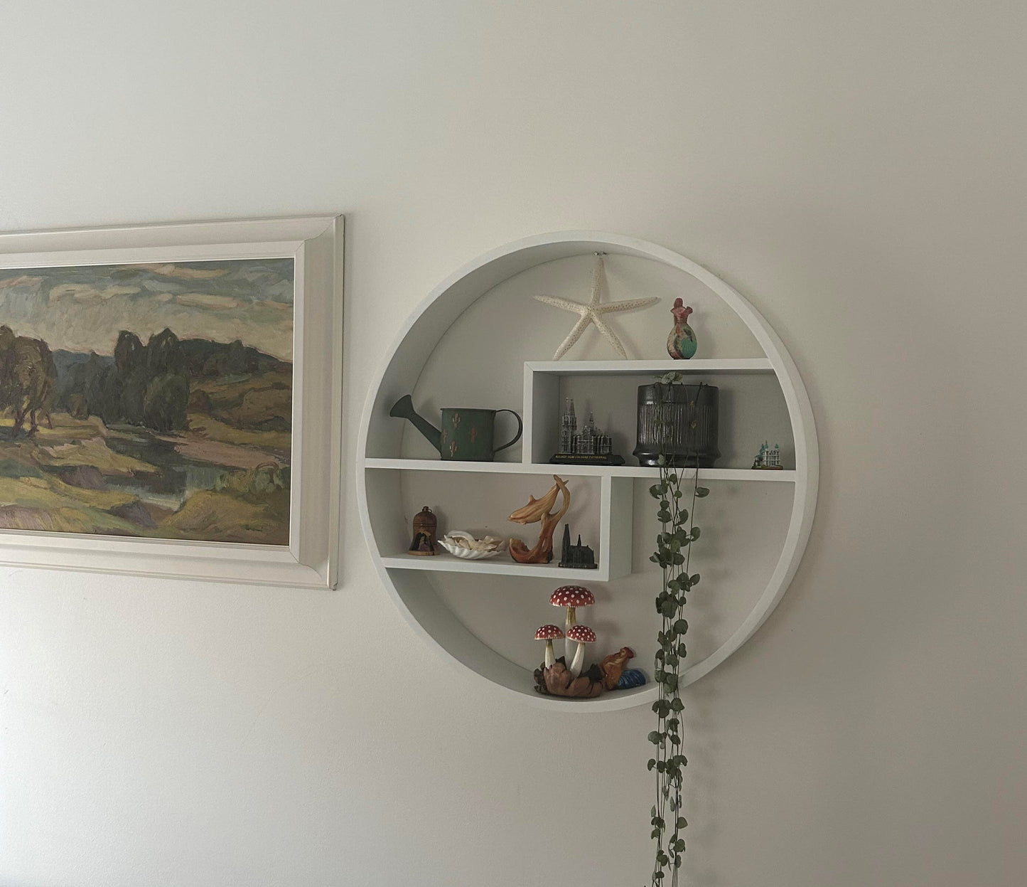 Modern Circle Floating Shelf: Colorful Wall Shelving Unit